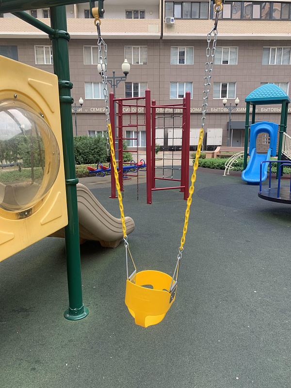 Повесили новые качели