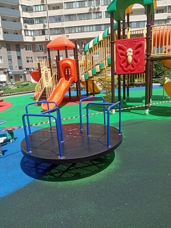 Покраска покрытия на детской площадке